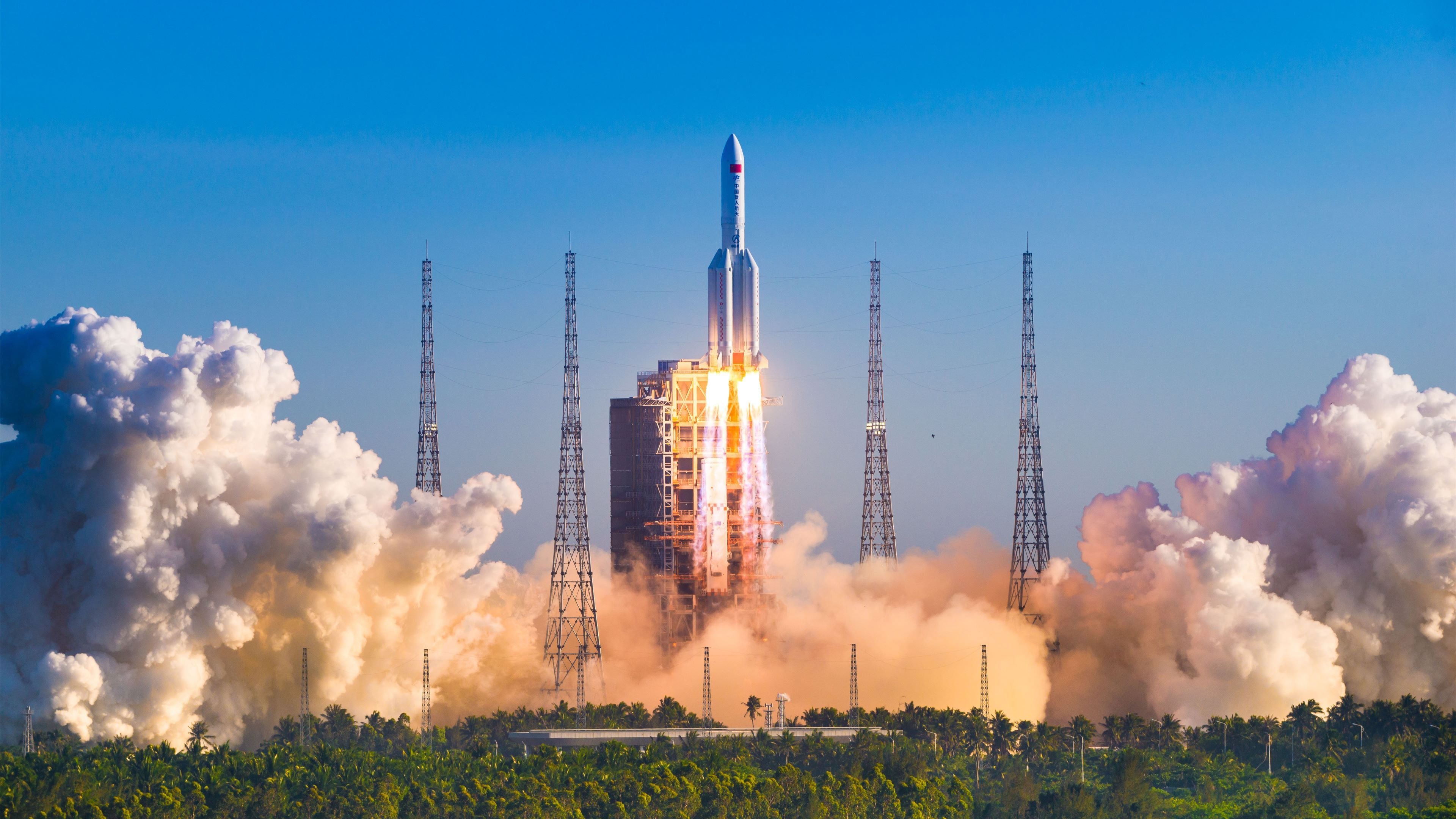 “超级杯激战正酣，广州队逆转夺冠”，超级杯比赛时间